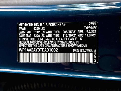 Used 2026 Porsche Cayenne AWD/4WD image 37