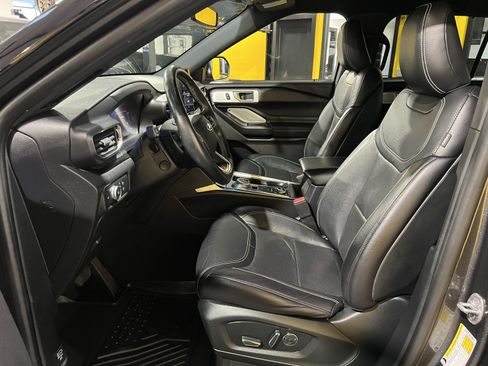 Used 2020 Ford Explorer ST w/ ST Street Pack image 14