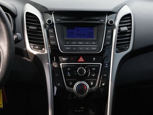 Used 2016 Hyundai Elantra GT image 9