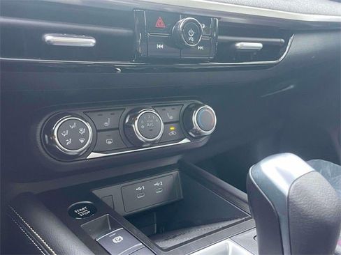 New 2025 Nissan Kicks SV w/ SV Premium Package image 27