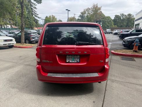 Used 2013 Dodge Grand Caravan R/T w/ Safety Sphere Group FWD image 5