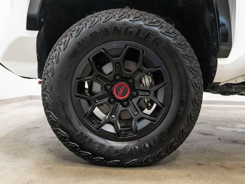 Used 2025 Toyota Tacoma TRD Pro AWD/4WD image 12
