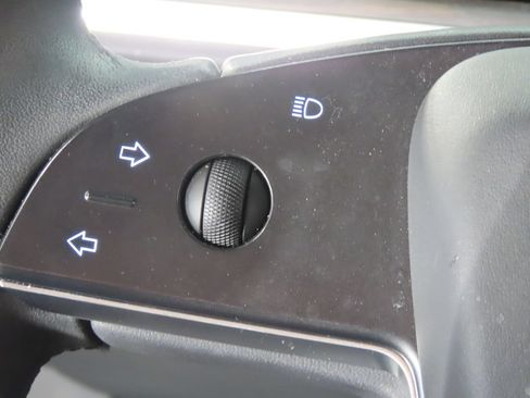 Used 2023 Tesla Model X AWD/4WD image 18
