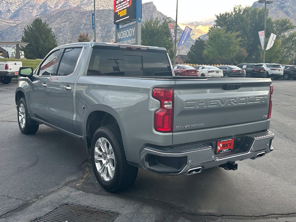 Used 2023 Chevrolet Silverado 1500 LTZ w/ LTZ Premium Package AWD/4WD image 17