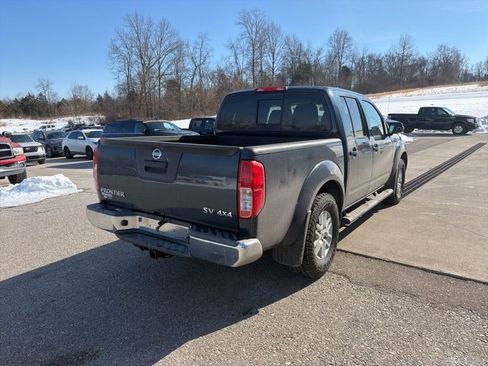 Used 2018 Nissan Frontier SV image 6