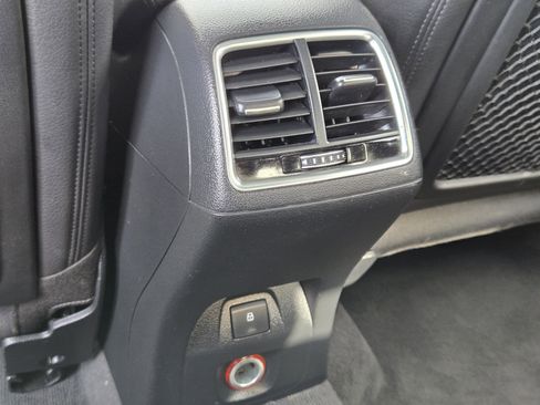 Used 2018 Audi Q3 2.0T Premium image 24