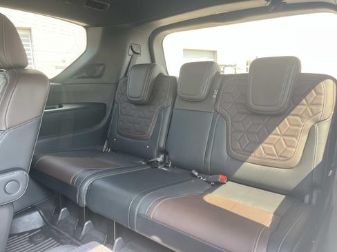 Used 2025 Nissan Armada Platinum Reserve w/ Convenience Package AWD/4WD image 19