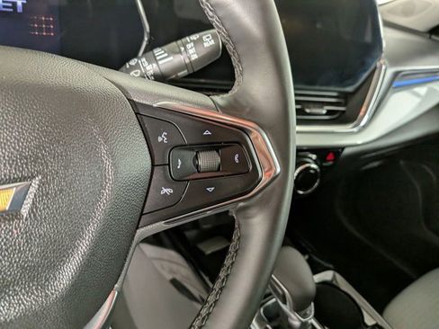 Certified 2025 Chevrolet Trax LT w/ LT Convenience Package FWD image 22