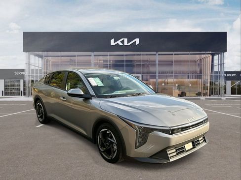 New 2025 Kia K4 EX image 2