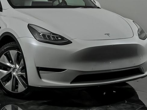 Used 2021 Tesla Model Y Long Range AWD/4WD image 2