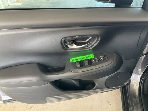 New 2026 Honda HR-V LX image 5