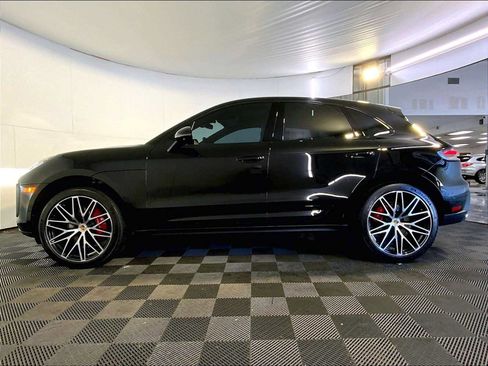 Certified 2022 Porsche Macan S AWD/4WD image 2