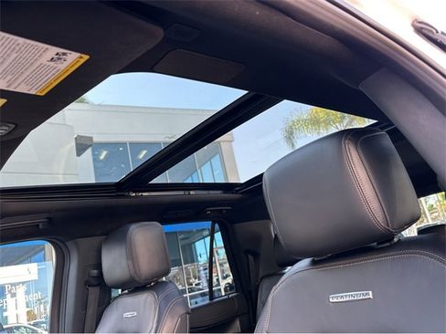 Used 2023 Ford Expedition Max Platinum image 3