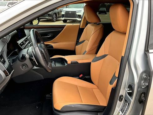 Certified 2024 Lexus ES 350 w/ Premium Package image 8