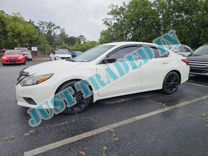 Used 2017 Nissan Altima 2.5 SR w/ Midnight Edition Package