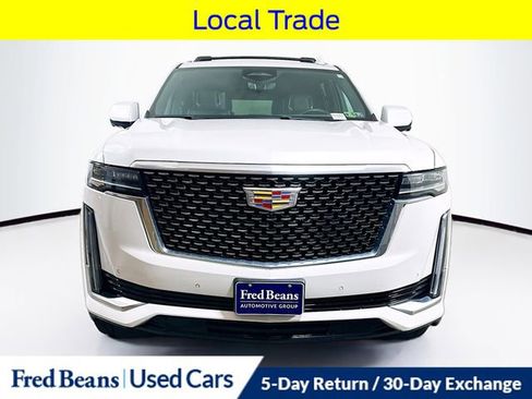 Used 2023 Cadillac Escalade ESV Premium Luxury AWD/4WD image 2