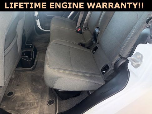 Used 2024 Jeep Gladiator Willys image 32