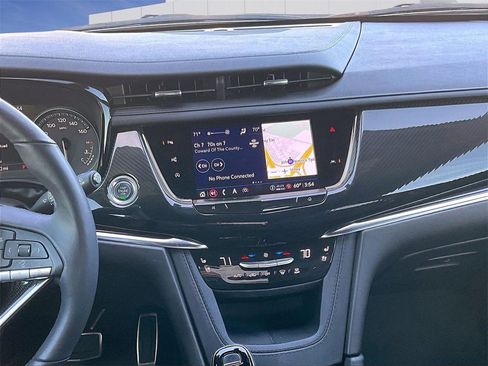 Used 2023 Cadillac XT6 Sport w/ LPO, ONYX Package image 16