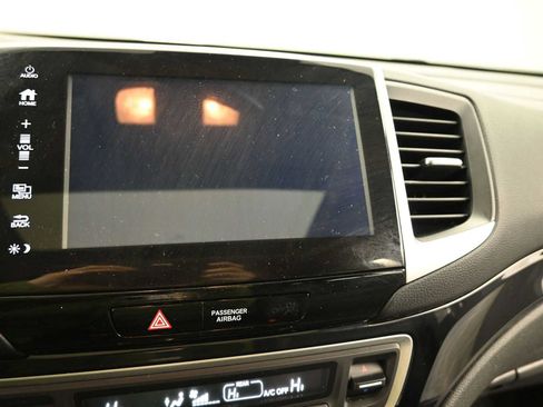 Used 2017 Honda Pilot Touring image 17