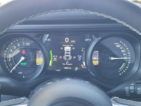 Certified 2025 Jeep Wrangler Unlimited Sahara w/ Safety Group AWD/4WD image 8