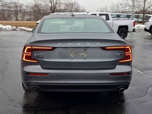Used 2019 Volvo S60 T6 Momentum w/ Multimedia Package image 7