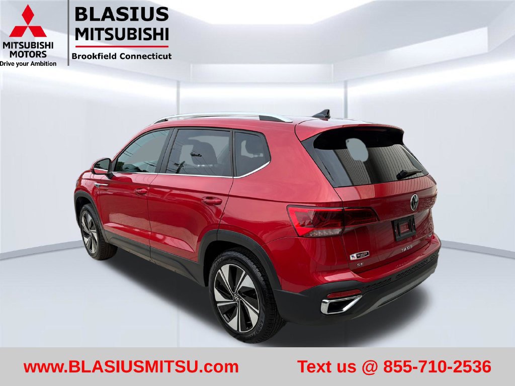 Used 2024 Volkswagen Taos SE w/ Panoramic Sunroof Package AWD/4WD image 12