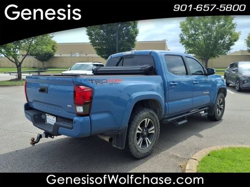 Used 2019 Toyota Tacoma TRD Sport AWD/4WD image 5