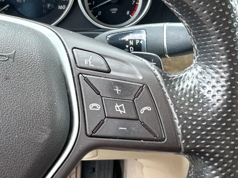 Used 2016 Mercedes-Benz E 350 4MATIC Sedan image 24