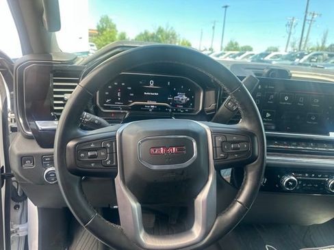 Used 2024 GMC Sierra 1500 Elevation AWD/4WD image 7