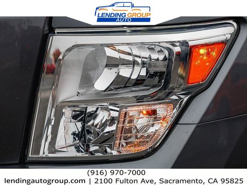 Used 2021 Nissan Titan SV w/ SV Convenience Package image 7
