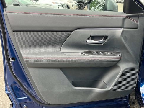 New 2025 Nissan Kicks SR image 21