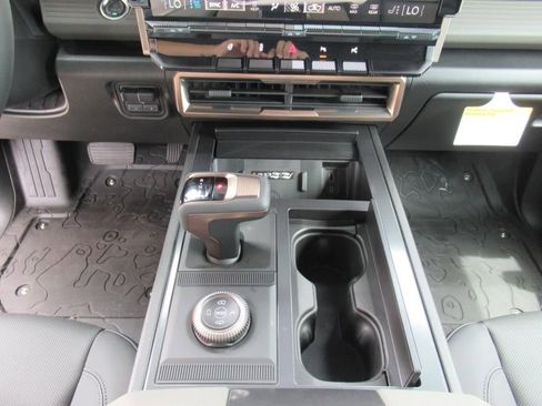 New 2025 GMC Hummer EV 2X image 20