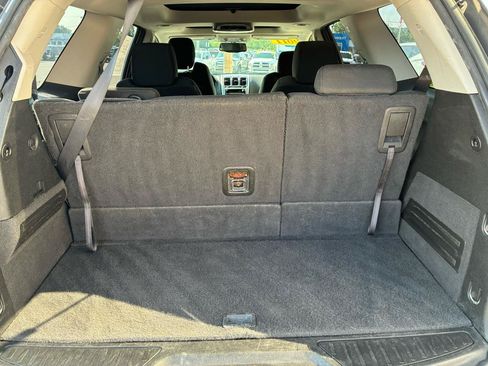 Used 2011 GMC Acadia SLE FWD image 24