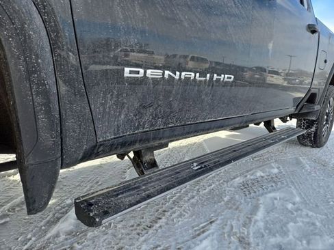 Used 2024 GMC Sierra 2500 Denali Ultimate image 8