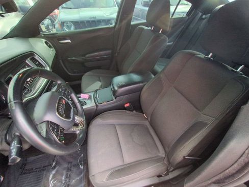 Used 2019 Dodge Charger SXT image 14