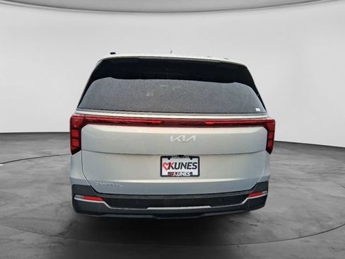 Used 2025 Kia Carnival SX FWD image 7