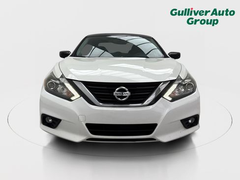 Used 2017 Nissan Altima 2.5 SR w/ Midnight Edition Package FWD image 14