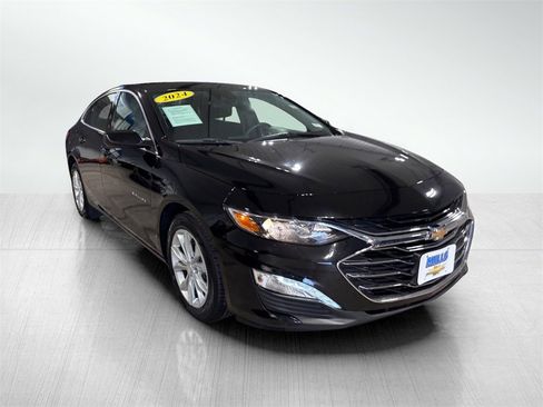 Used 2024 Chevrolet Malibu LT image 3