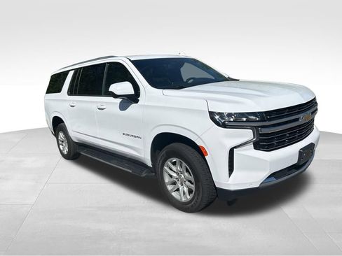 Used 2024 Chevrolet Suburban LT image 1