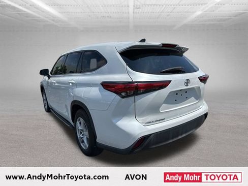 Used 2022 Toyota Highlander L FWD image 6