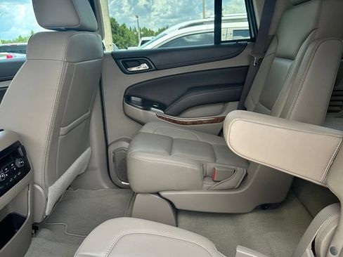 Used 2018 Chevrolet Tahoe Premier RWD image 11