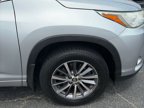 Used 2017 Toyota Highlander XLE AWD/4WD image 10