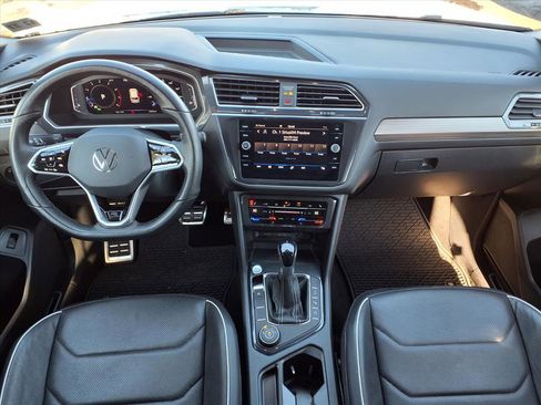 Certified 2022 Volkswagen Tiguan SEL R-Line image 13