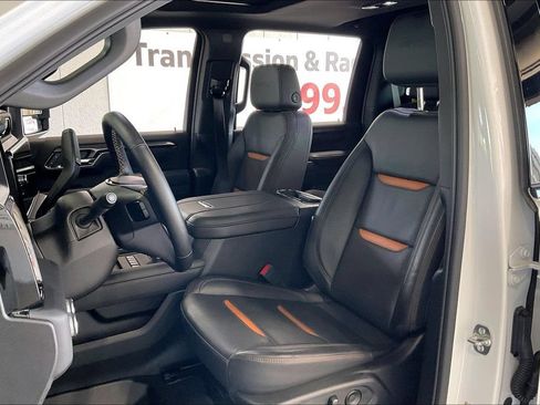 Used 2025 GMC Sierra 2500 AT4 w/ AT4 Premium Plus Package AWD/4WD image 3