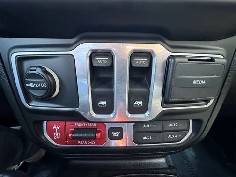 Used 2019 Jeep Wrangler Rubicon w/ LED Lighting Group image 22