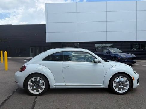 Used 2019 Volkswagen Beetle 2.0T FWD image 2