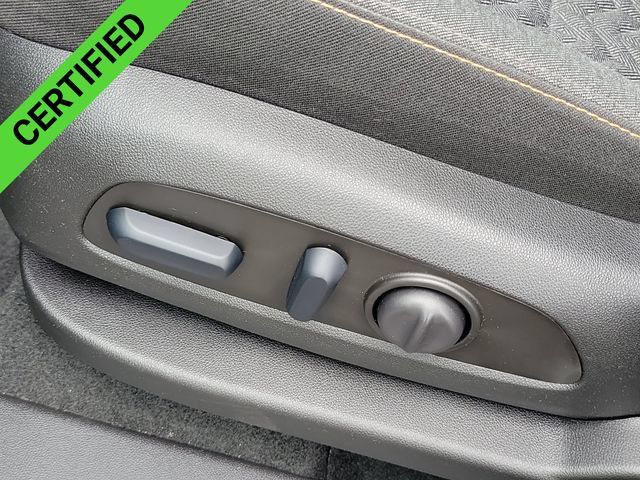 Certified 2024 Chevrolet Equinox LT FWD image 11