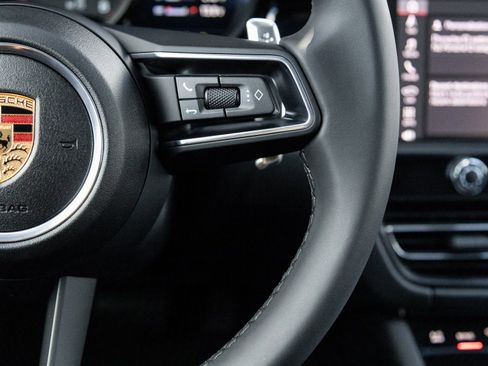 Certified 2026 Porsche Macan image 16