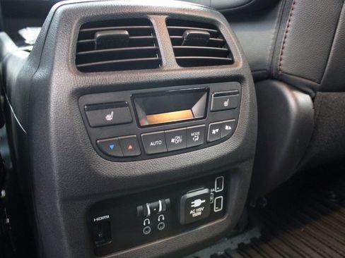 Used 2022 Honda Pilot Black Edition image 24