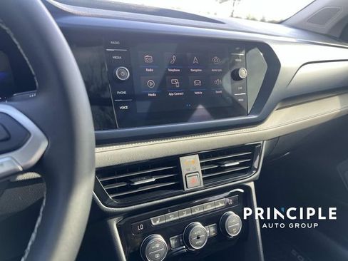 Used 2024 Volkswagen Taos SE w/ Panoramic Sunroof Package AWD/4WD image 23